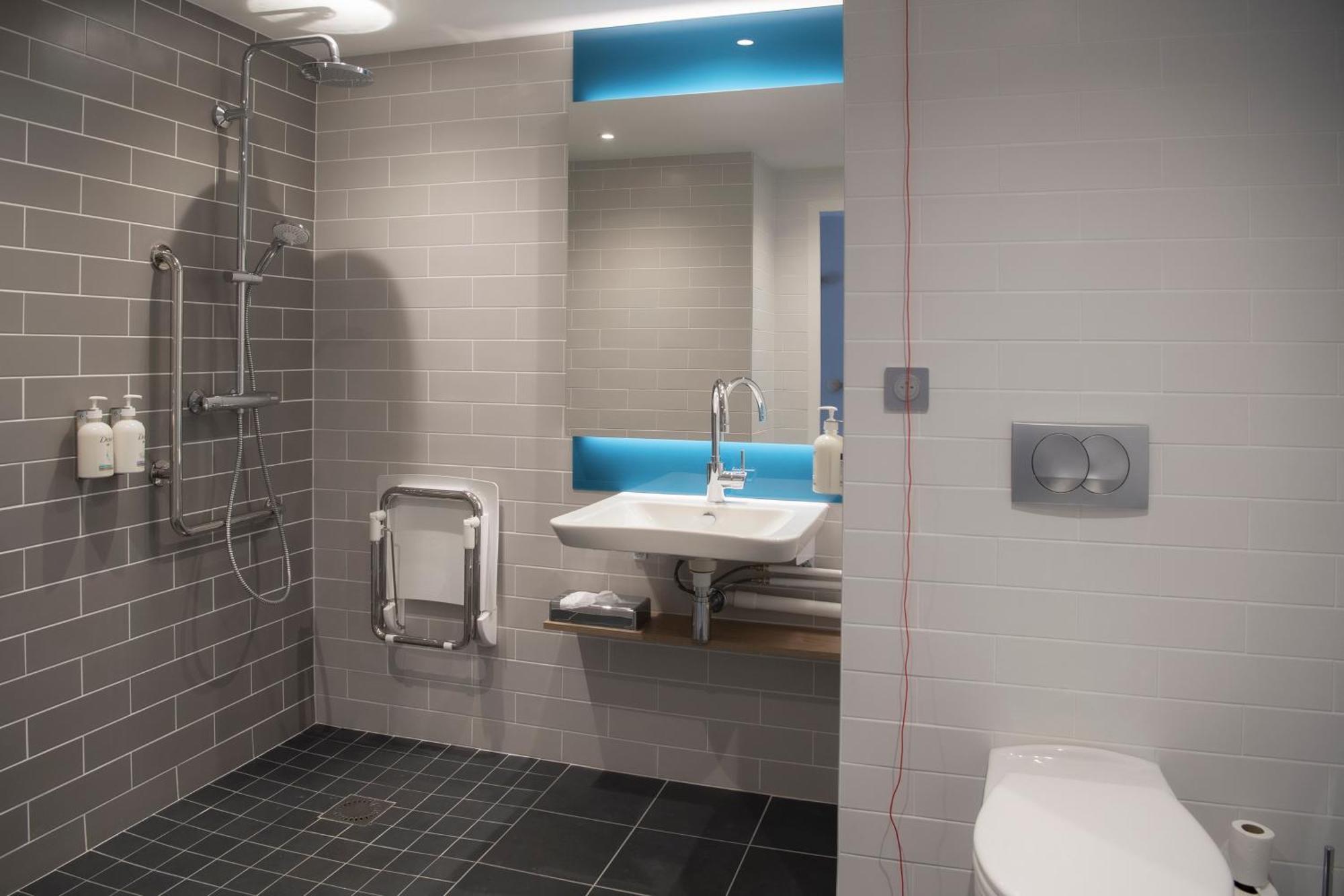 Holiday Inn Express Caen Epron By Ihg Buitenkant foto