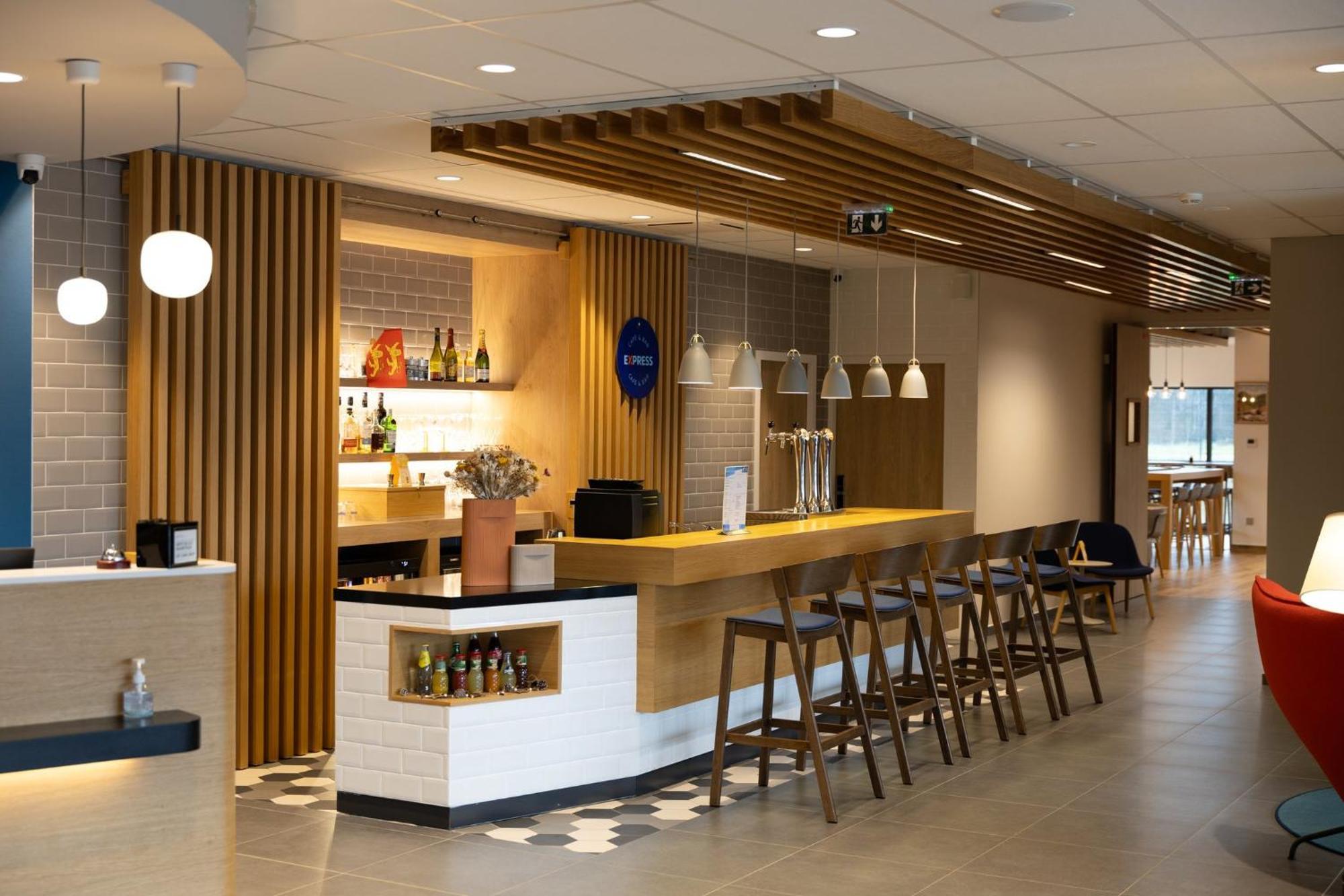 Holiday Inn Express Caen Epron By Ihg Buitenkant foto