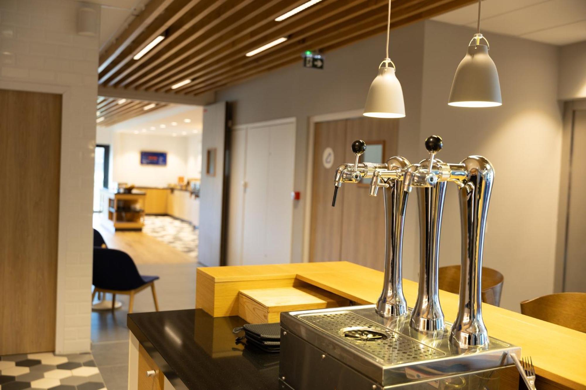 Holiday Inn Express Caen Epron By Ihg Buitenkant foto
